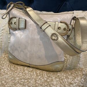Coach signiture bagGold and Cream Women's Bag